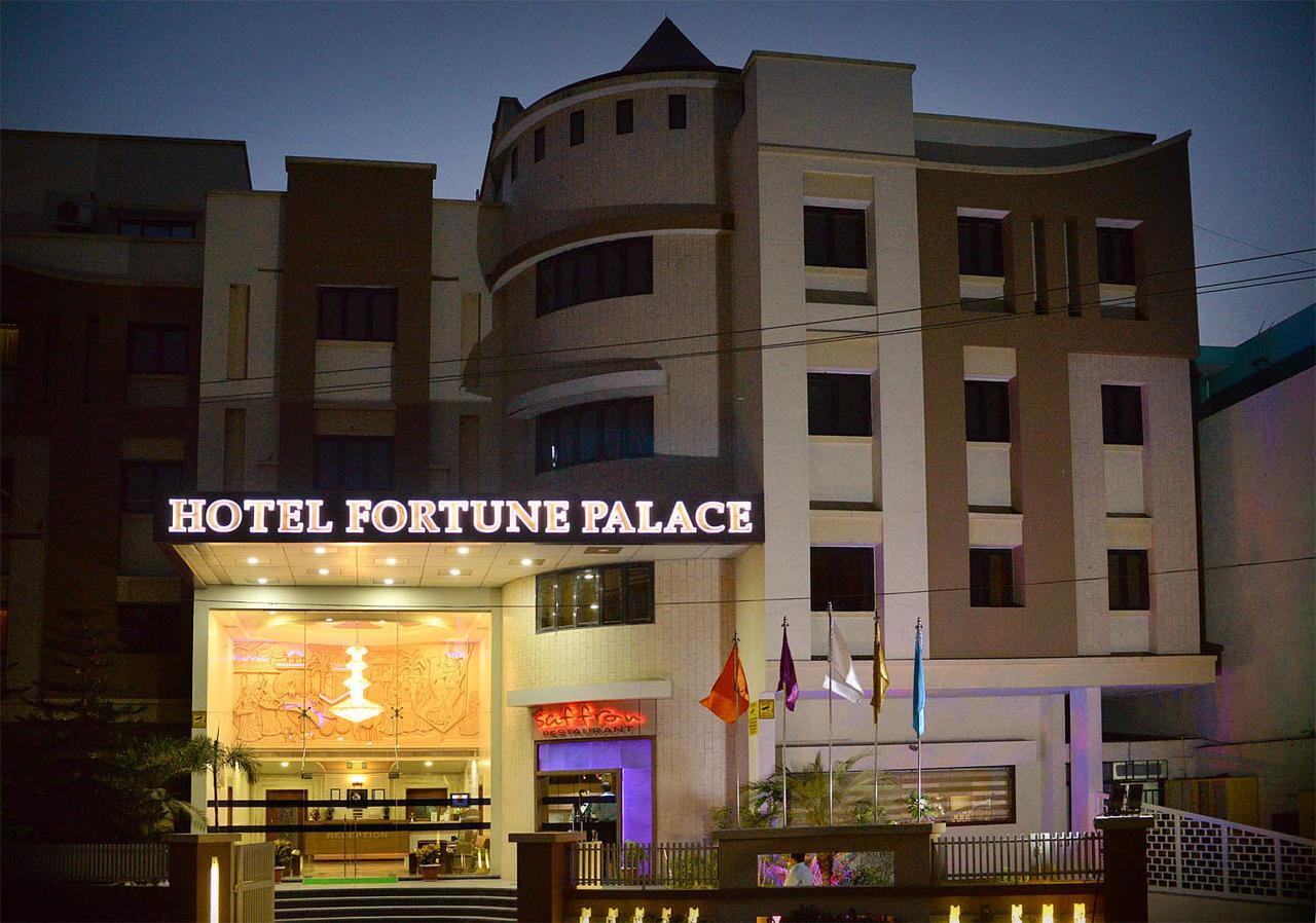 Jāmnagar Hotel Fortune Palace מראה חיצוני תמונה