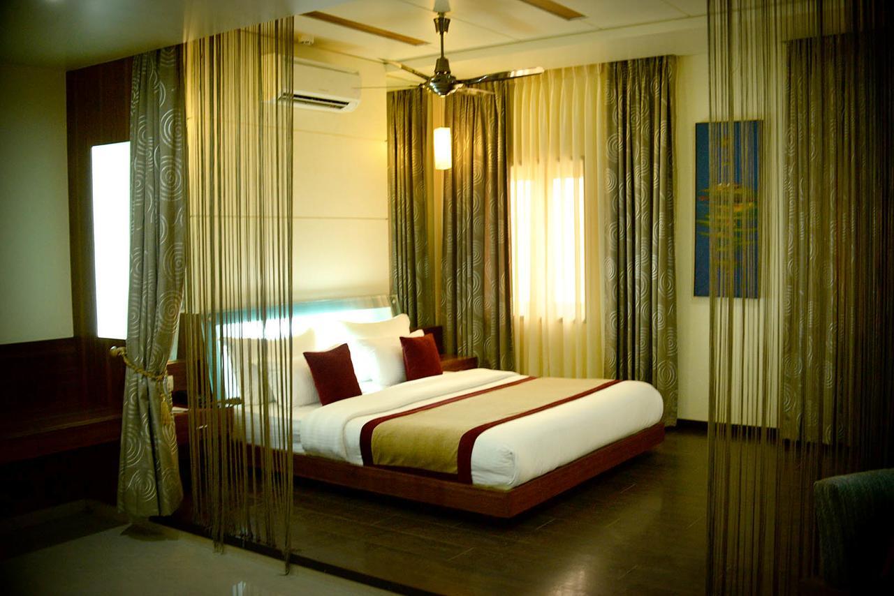 Jāmnagar Hotel Fortune Palace מראה חיצוני תמונה