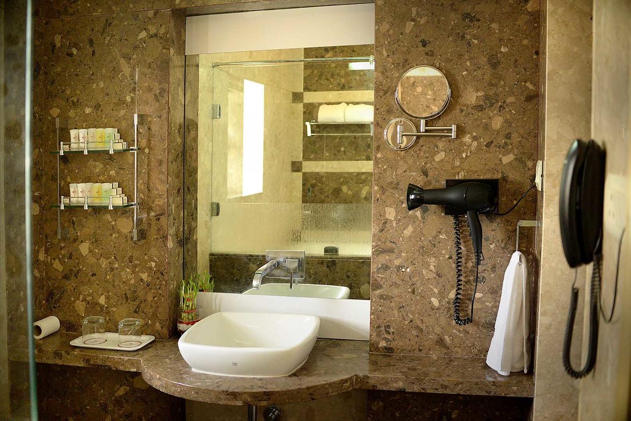 Jāmnagar Hotel Fortune Palace מראה חיצוני תמונה
